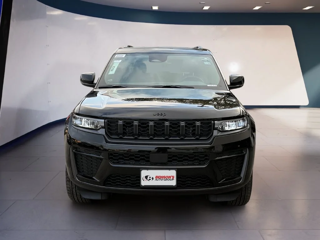 New 2027 Black Jeep Laredo Altitude image 8