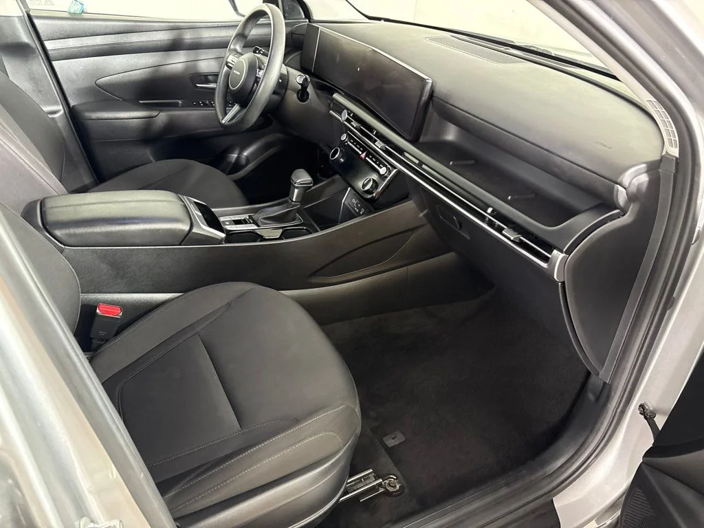 Used 2025 Silver Hyundai SEL image 20