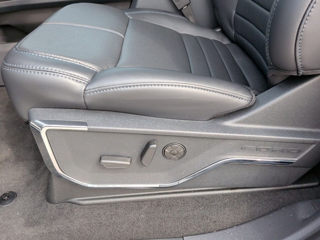 New 2026 Star White Metallic Tri-Coat Ford F-250® Platinum® image 14