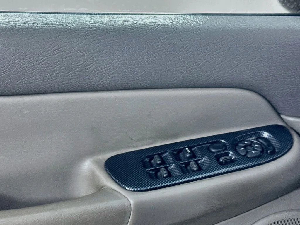 Used 2004 Black Dodge SLT image 20