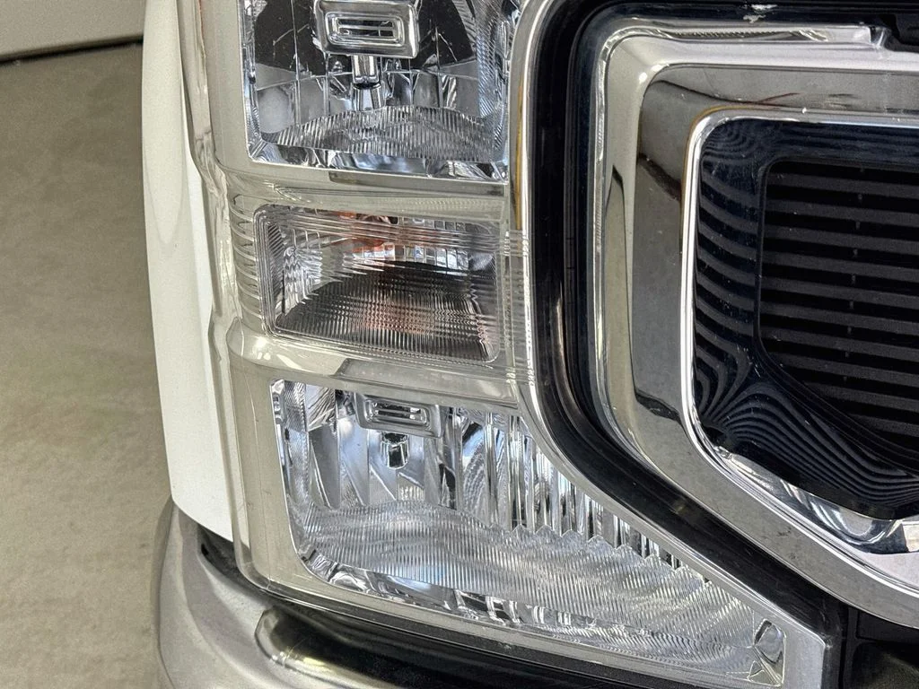 Used 2022 Oxford White Ford XLT image 36