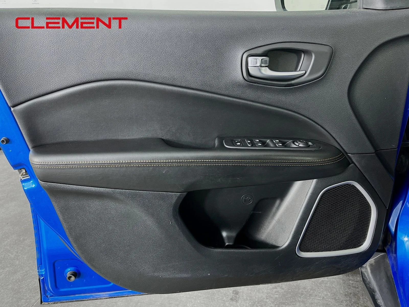 Used 2019 Blue Jeep Limited image 25