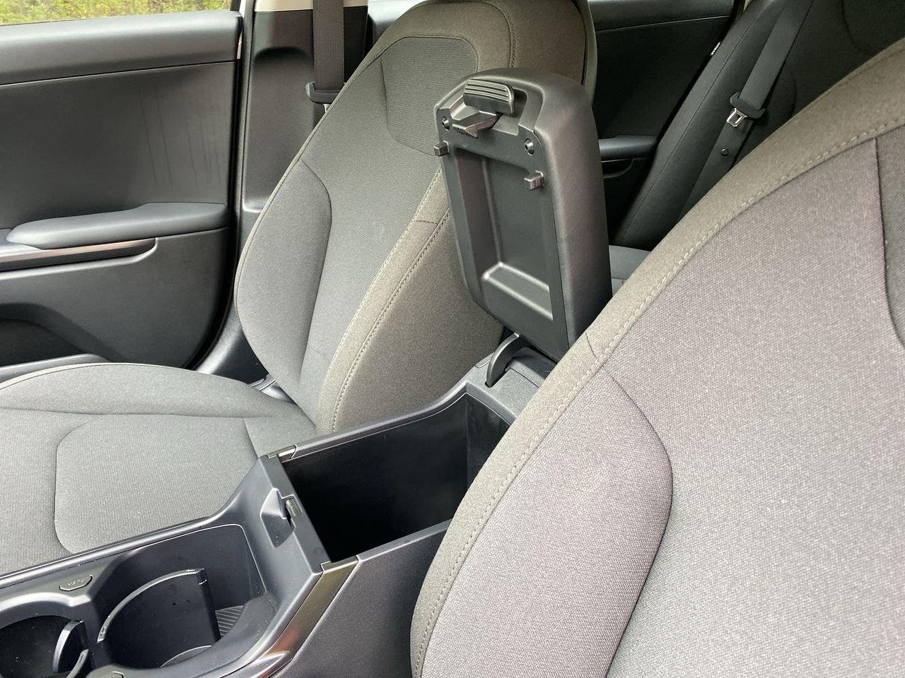New 2026 Snow White Pearl Kia LXS image 37