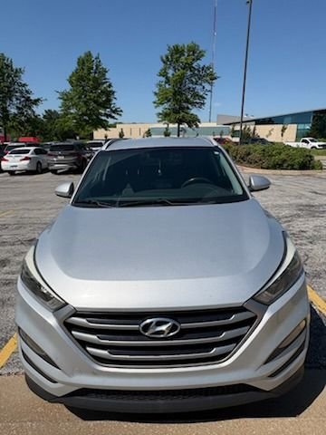 2017 Hyundai Tucson SE Plus FWD's photo