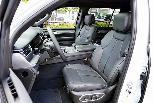 New 2026 Bright White Clearcoat Jeep Limited Reserve image 19