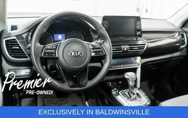 Used 2021 White Kia EX image 12