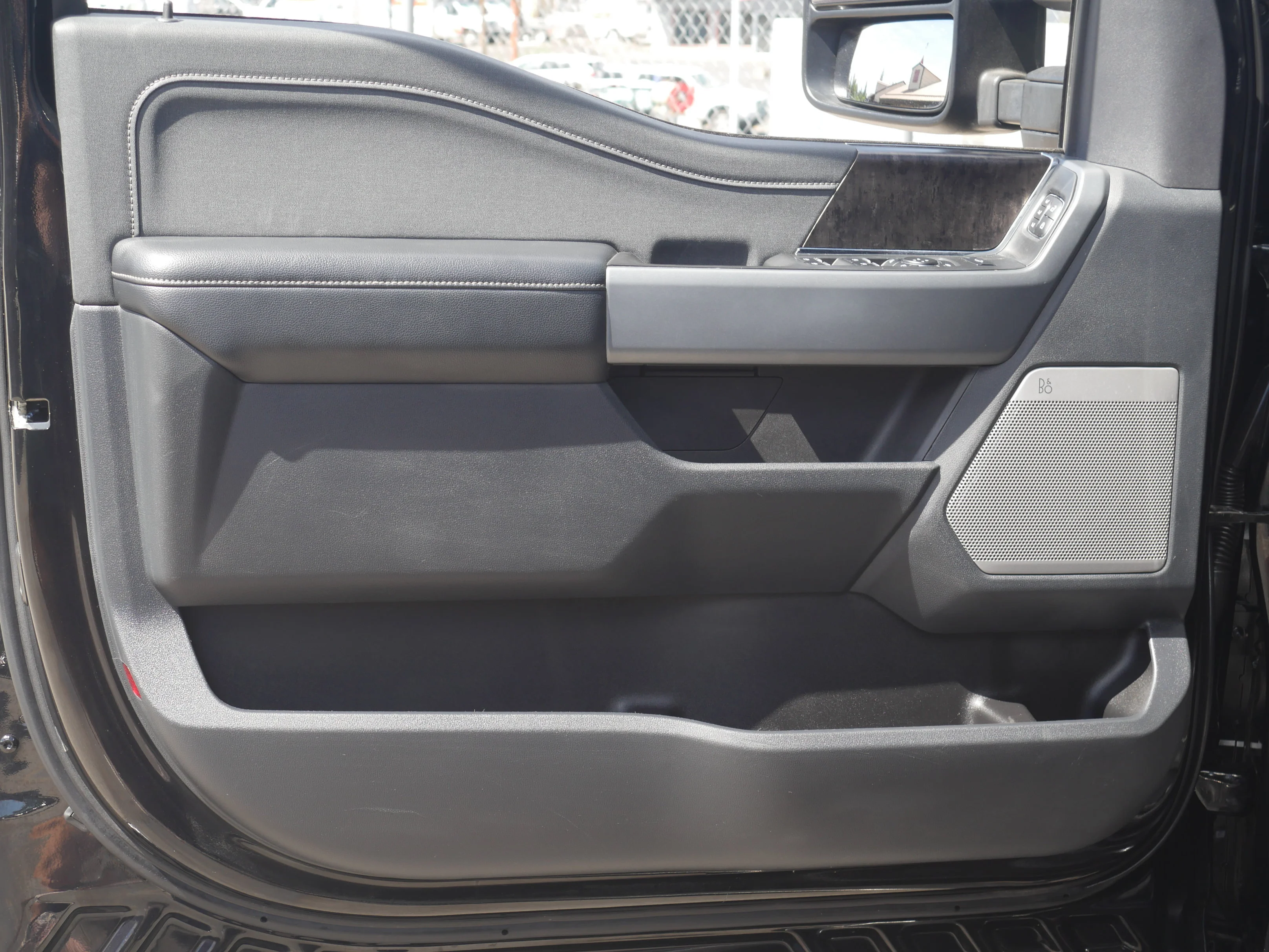 Certified Used 2024 Agate Black Metallic Ford LARIAT image 40
