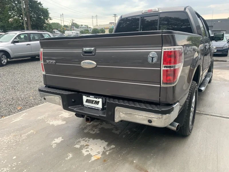 Used 2011 Gray Ford XLT Pickup 4D 5 1/2 ft image 16