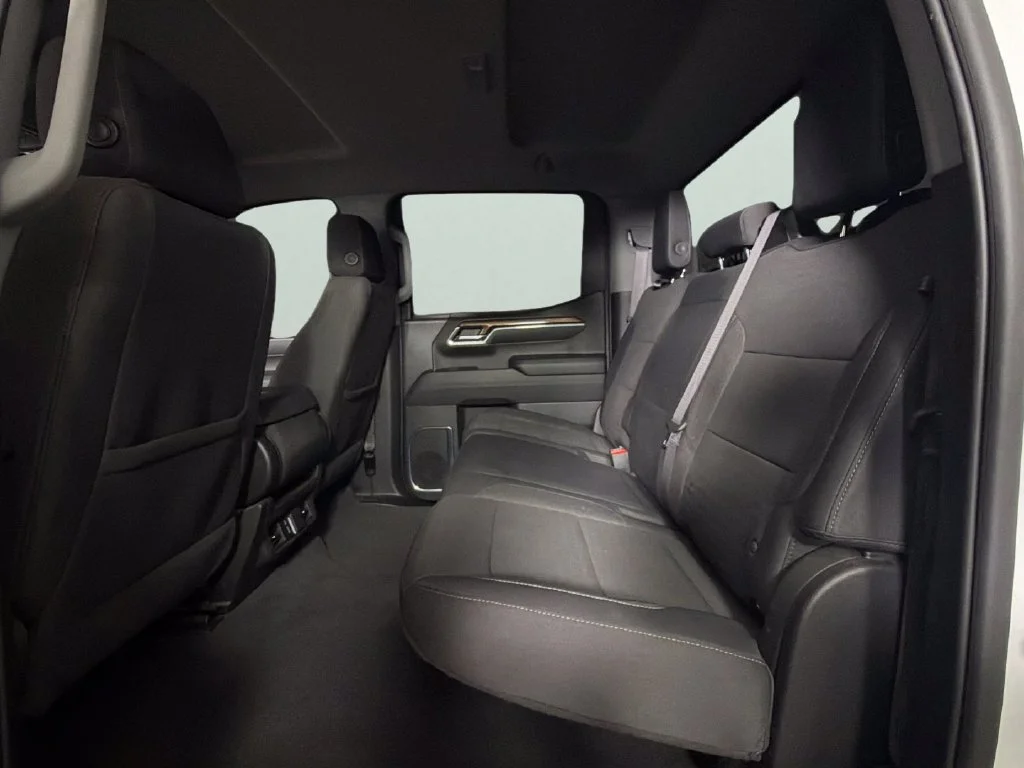 Used 2024 Summit White Chevrolet RST image 27