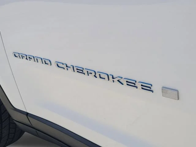 Used 2024 White Jeep LIMI image 34
