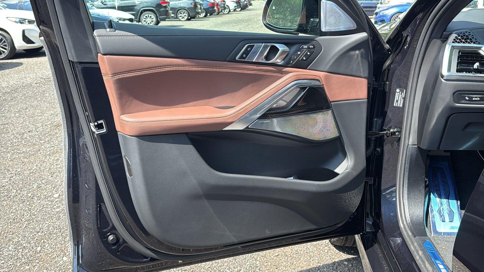 New 2027 Carbon Black Metallic BMW M60i image 9
