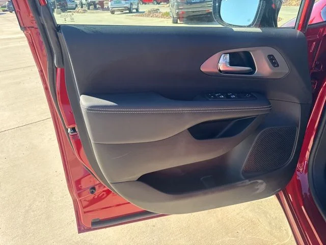 2026 Chrysler Pacifica Select - Photo 19
