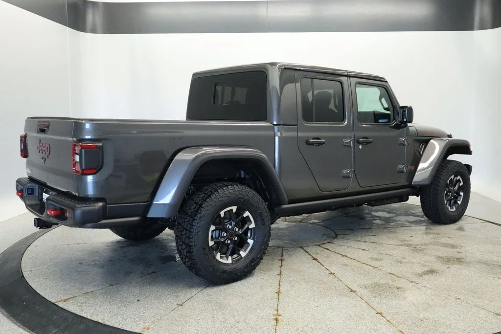 New 2026 Granite Crystal Metallic Clear-Coat Exterior Paint Jeep Rubicon X image 6