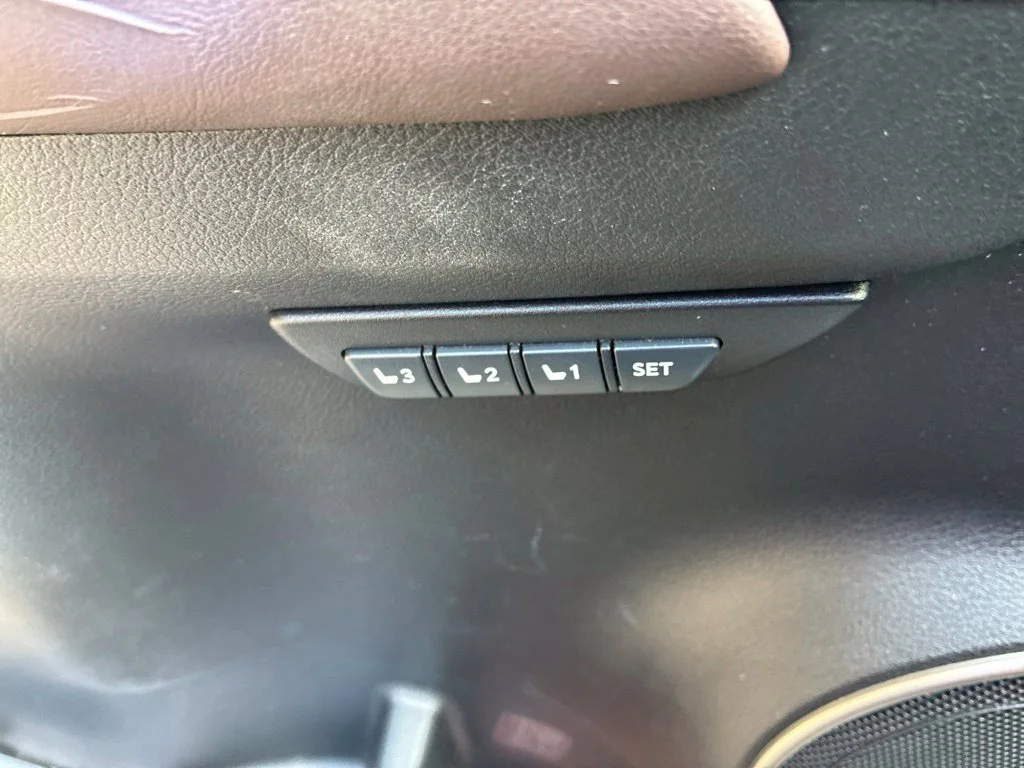 Used 2019 Silver Lexus 300 Base image 17