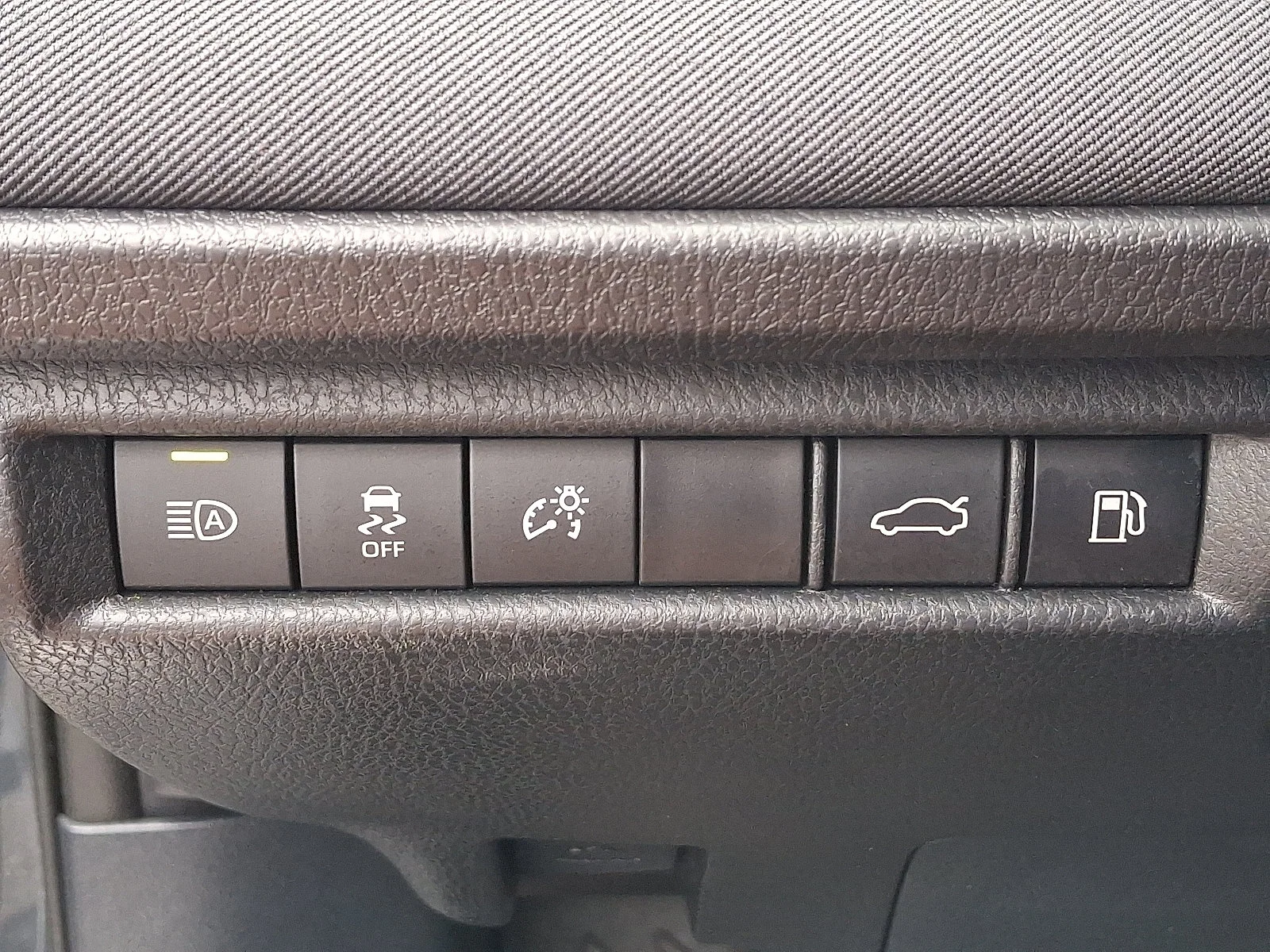 Used 2025 Underground - 1L7 Toyota LE image 26