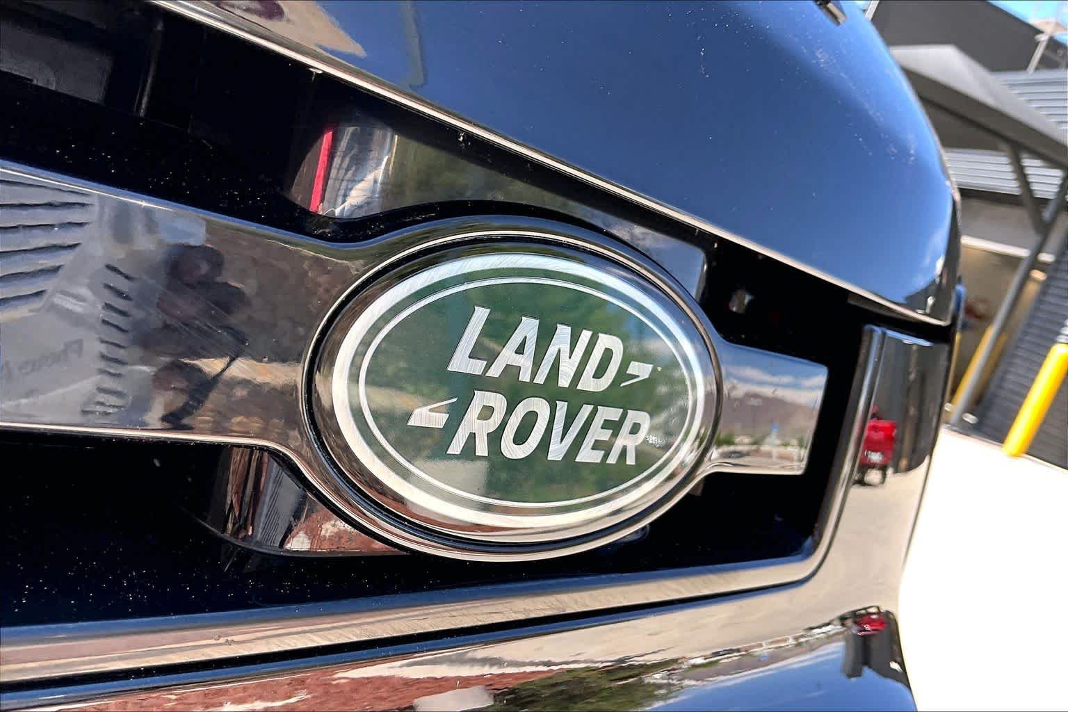 Used 2025 Santorini Black Metallic Land Rover S image 24