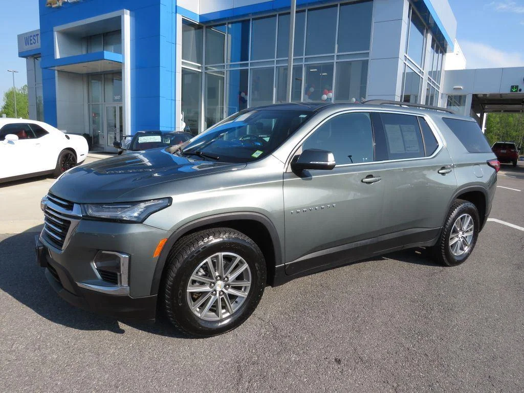 Used 2023 Silver Sage Chevrolet LT image 12