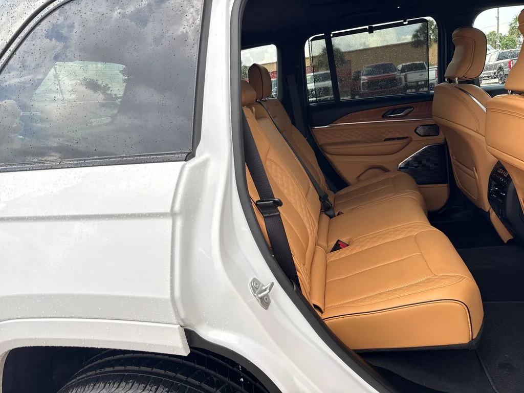 Certified Used 2025 White Jeep Summit Reserve image 28