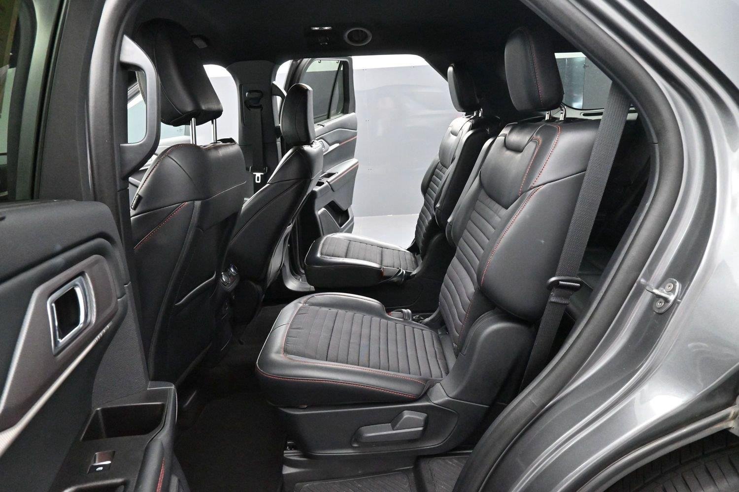 Used 2025 Carbonized Gray Ford ST-Line image 29
