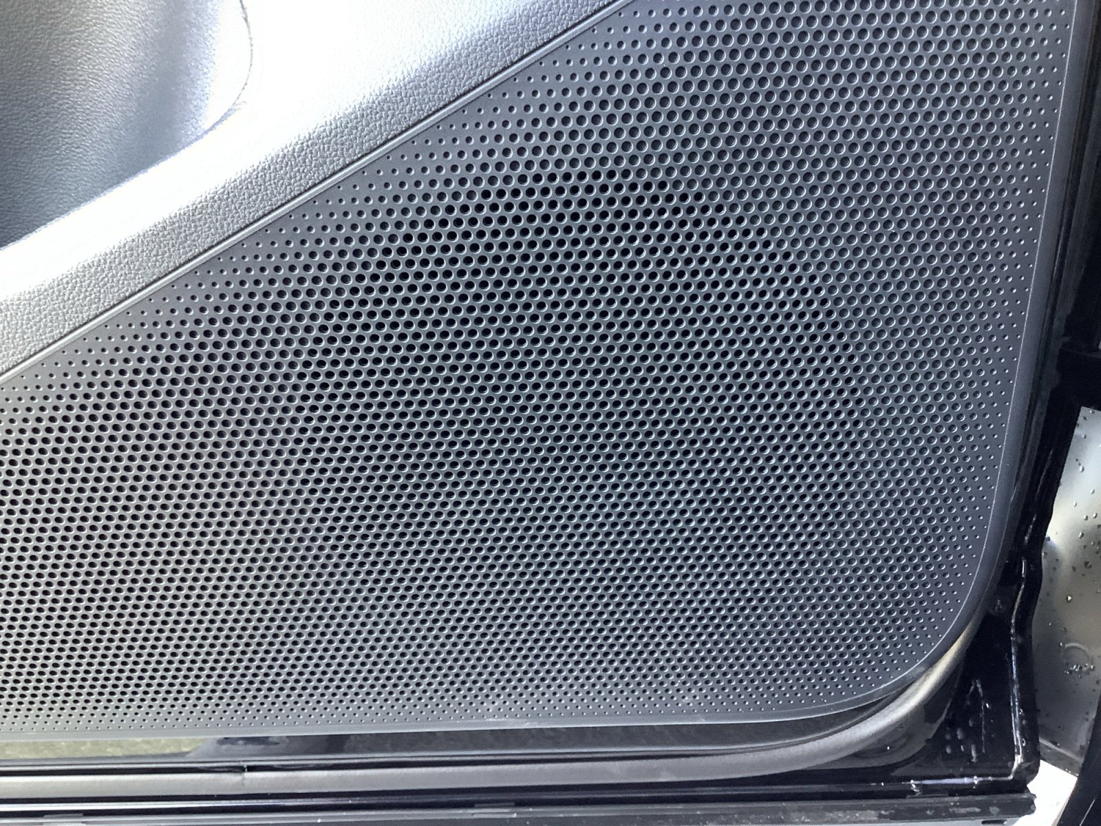 2026 Volkswagen Tiguan SE R-LINE BLACK - Photo 25