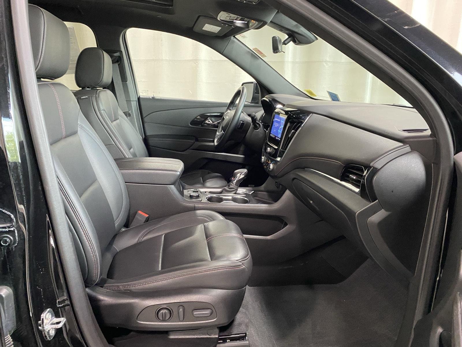 Used 2023 Mosaic Black Metallic Chevrolet RS image 10