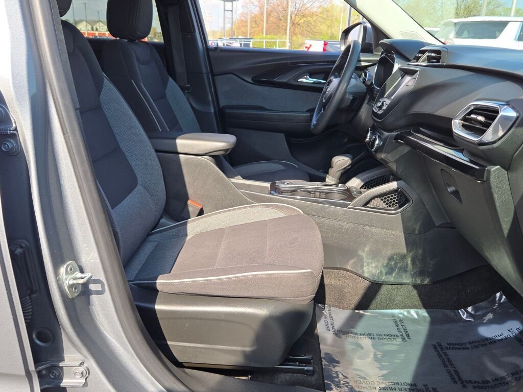 Used 2023 Gray Chevrolet LT image 6