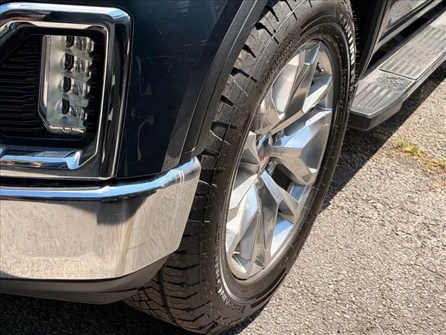 Used 2023 Silver GMC Denali Ultimate image 4