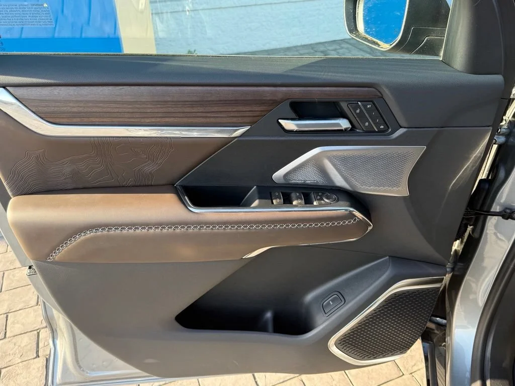 New 2026 Sterling Metallic GMC Denali Ultimate image 32