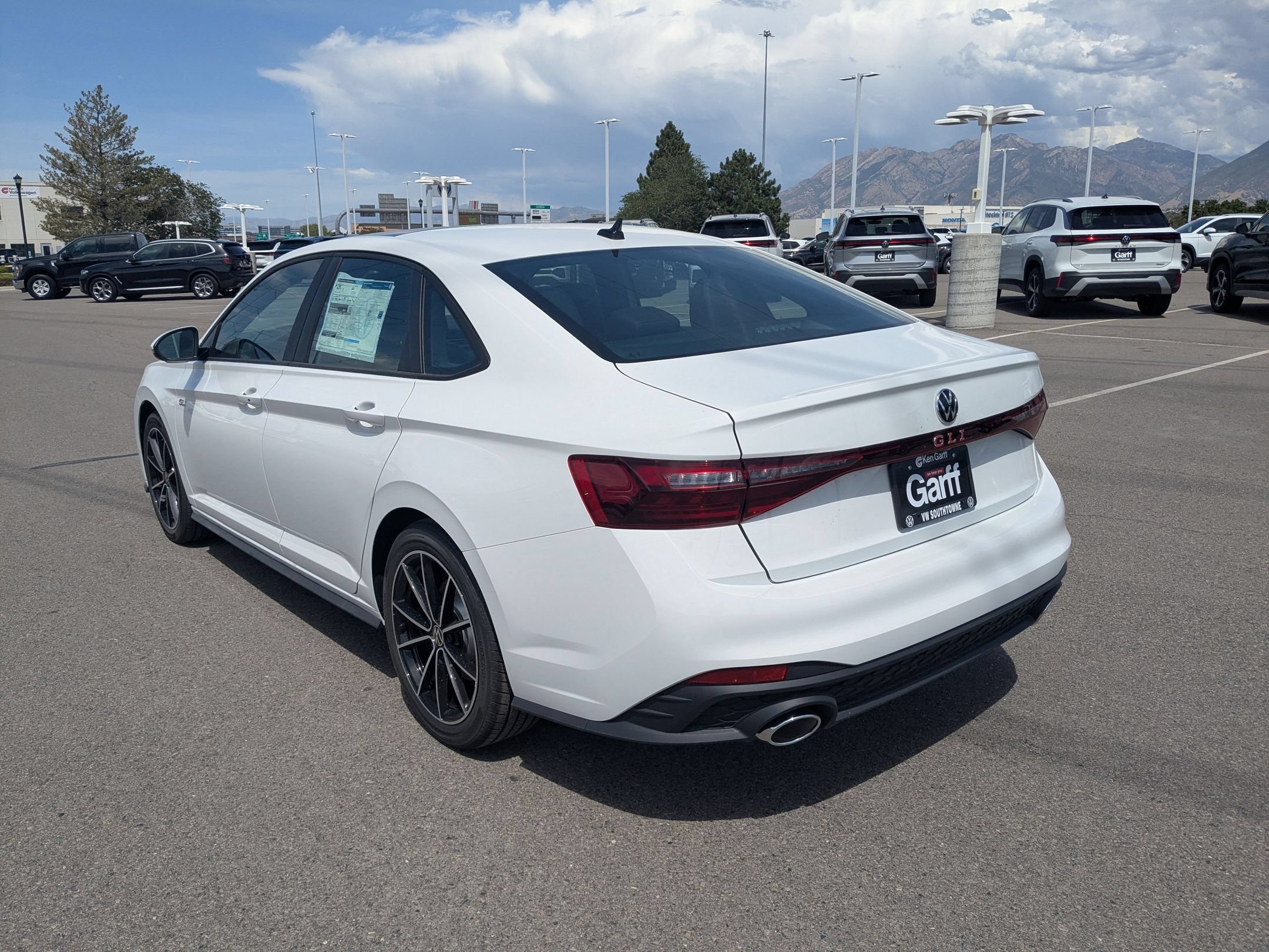 New 2026 Pure White Volkswagen Autobahn image 5