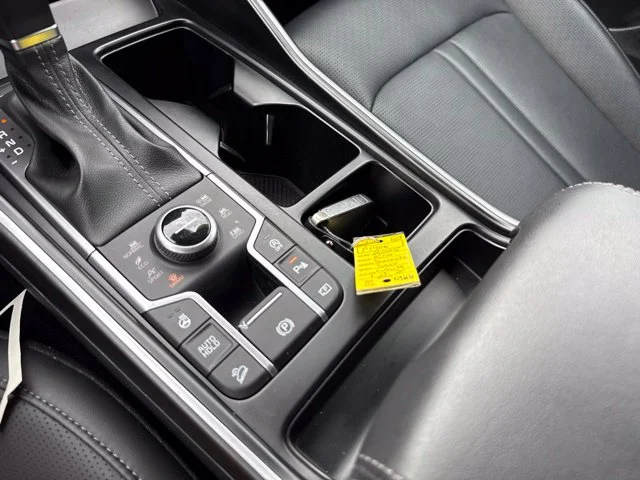 Used 2025  Kia X-Line EX image 32