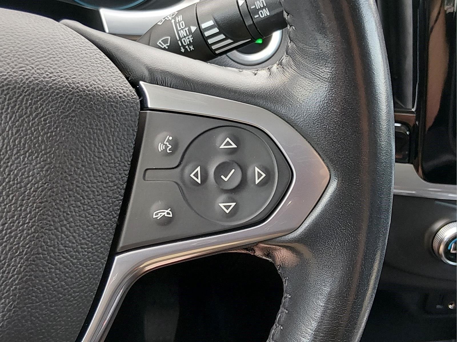Used 2021 Summit White Chevrolet LT Cloth image 28