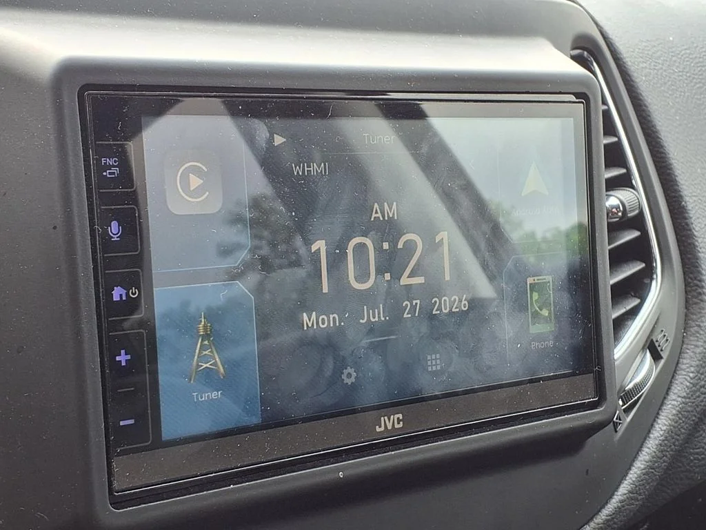 Used 2018 Blue Jeep Limited image 21