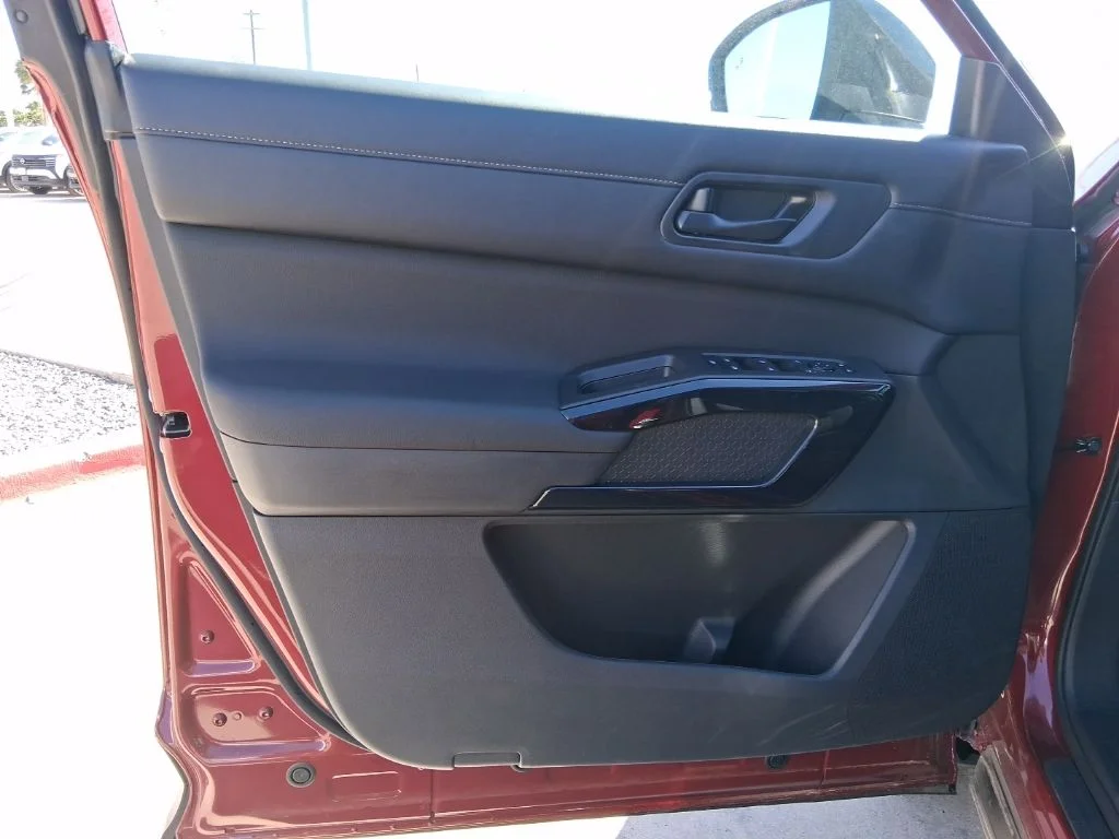 2026 Nissan Pathfinder SV - Photo 23