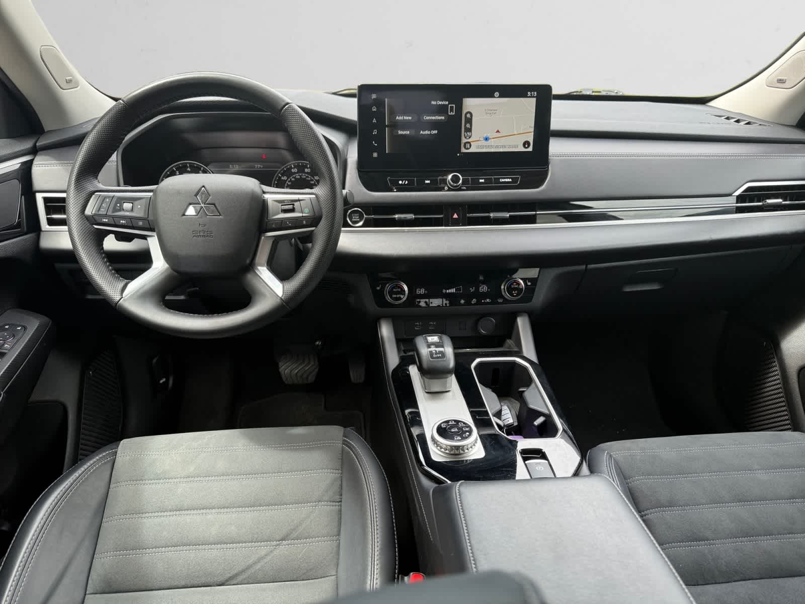 Used 2025 Gray Mitsubishi SE image 10