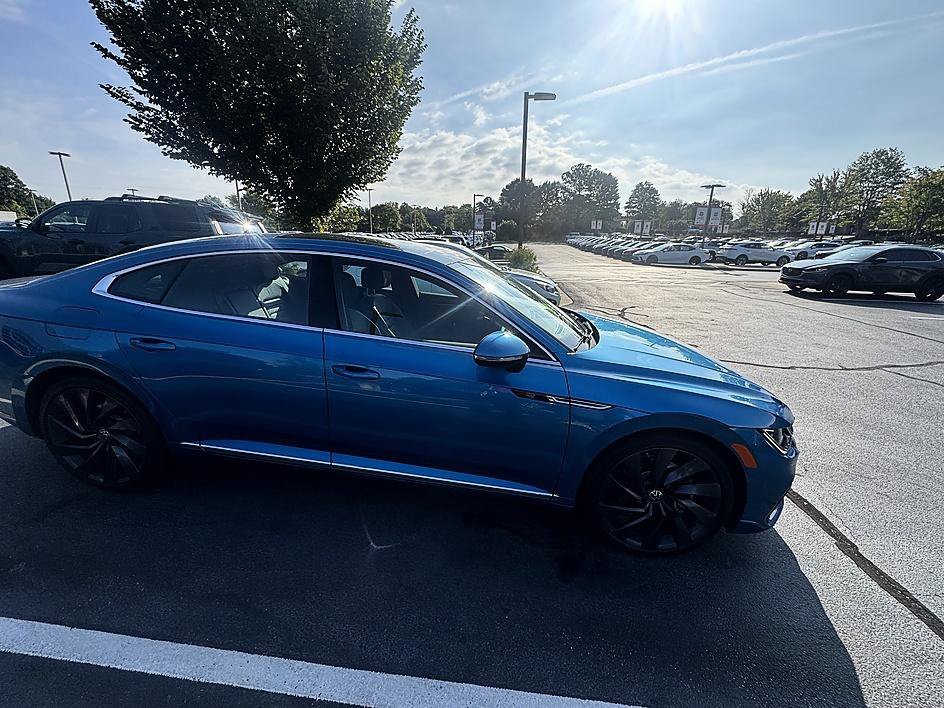 Used 2023 Blue Metallic Volkswagen SEL R-Line image 19