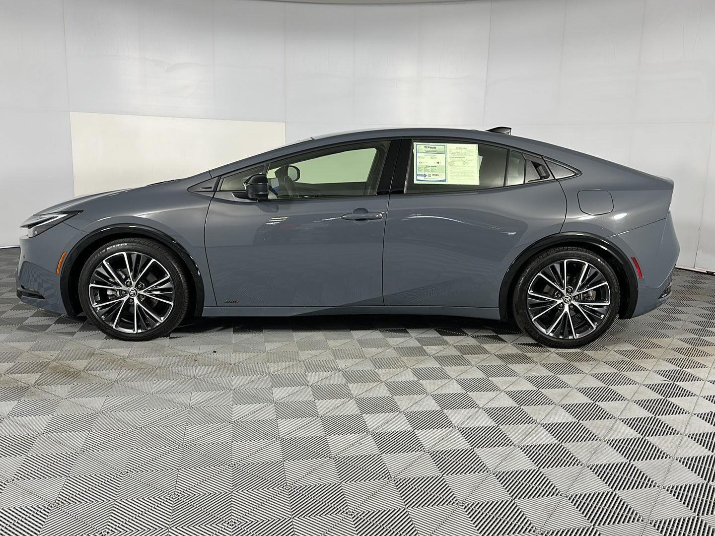 Used 2023 Guardian Gray Toyota XLE image 4