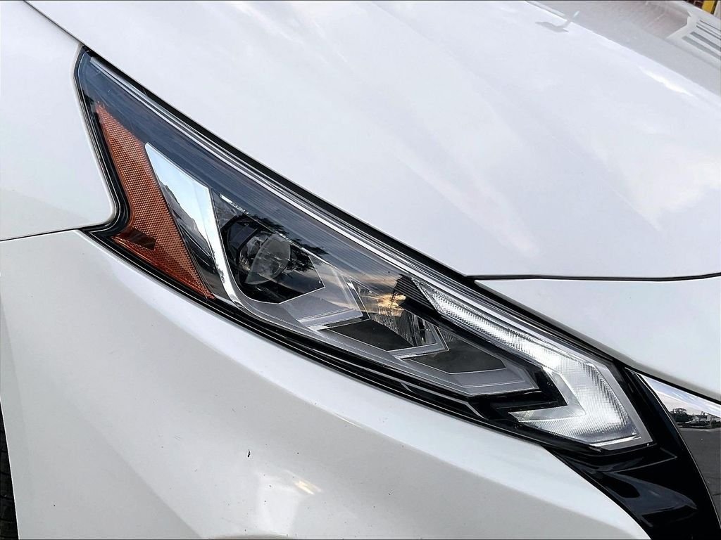 Used 2019 White Nissan 2.5 SL image 33