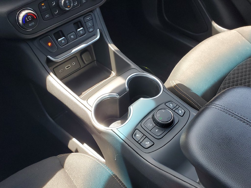 Used 2021 Summit White GMC SLE image 29