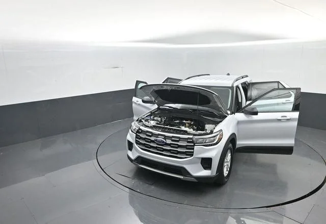 New 2026 Space White Metallic Ford Active image 40