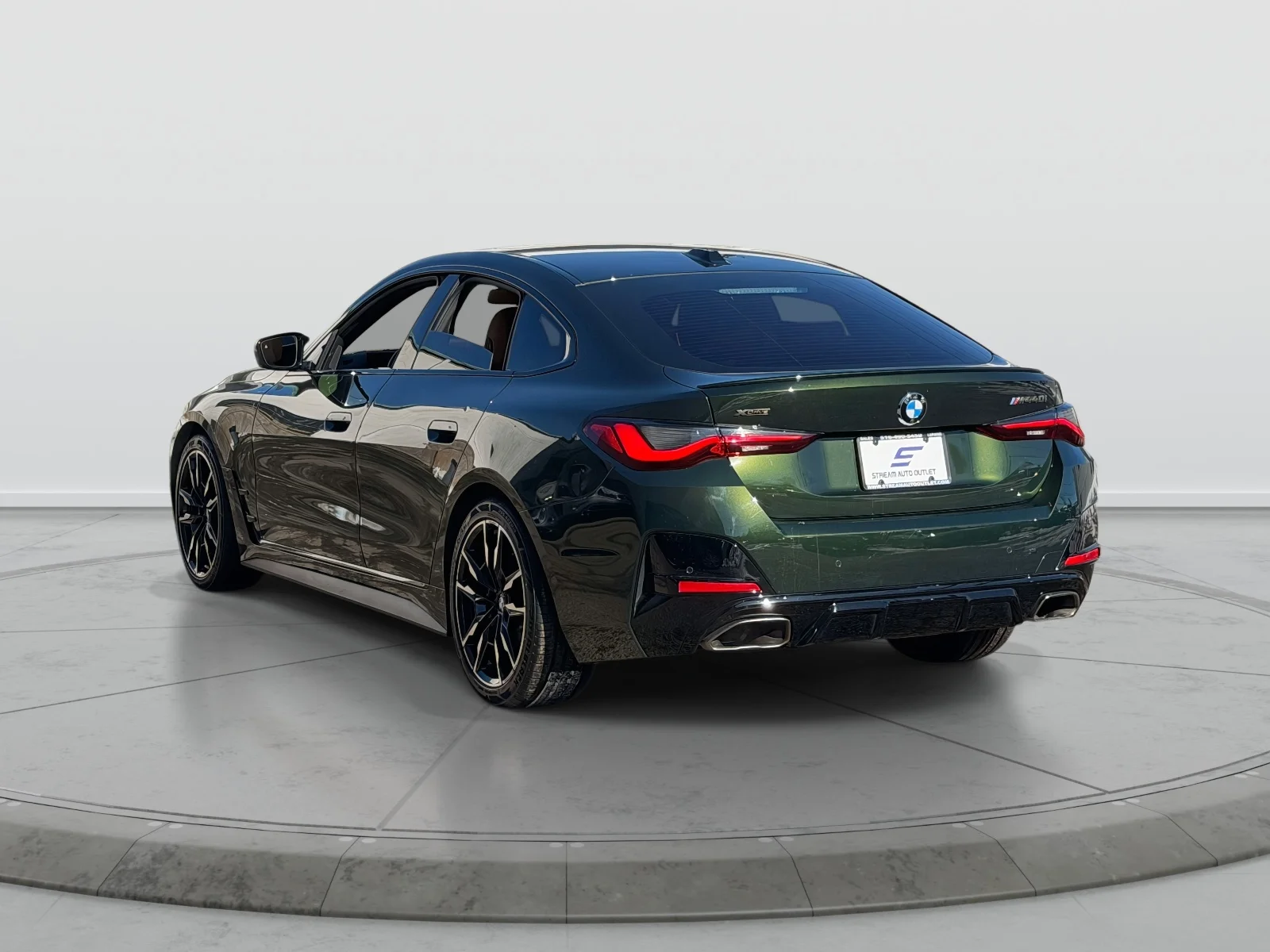 Used 2024 Green BMW M440i xDrive image 5