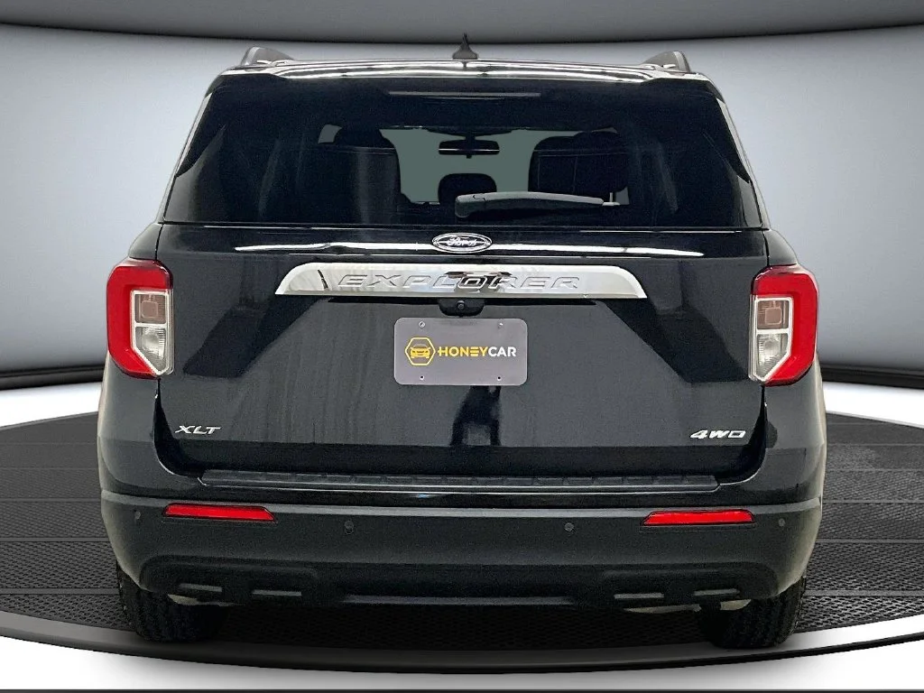 Used 2021 Black Ford XLT image 5