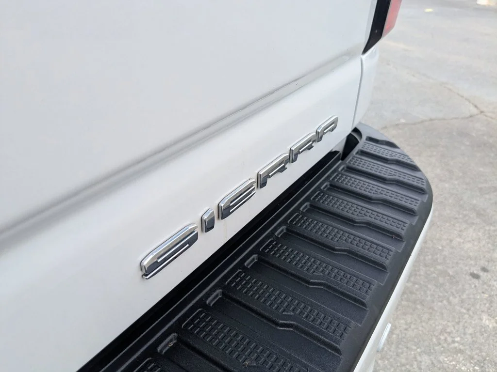 Used 2024 White Frost Tricoat GMC Denali Ultimate image 32
