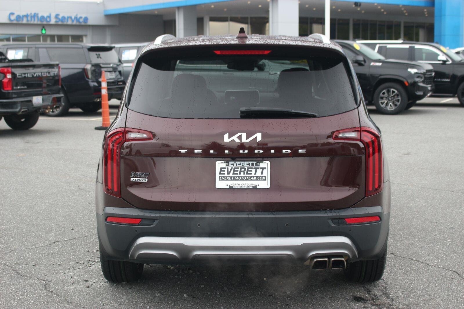 Used 2022 Red Kia EX image 6