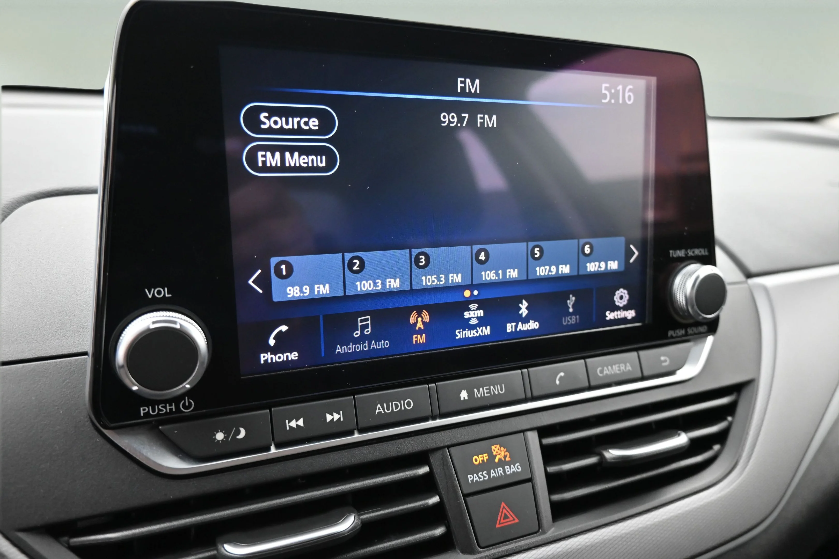 Used 2025 Super Black Nissan SR image 11