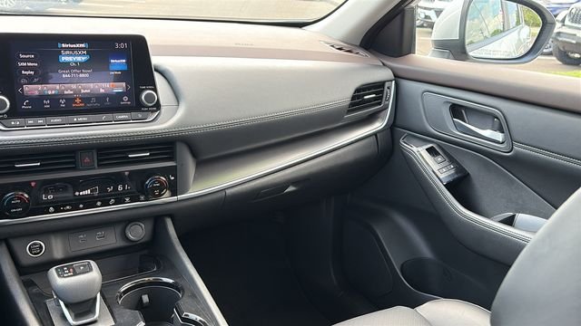 Used 2023 Silver Nissan SV image 26