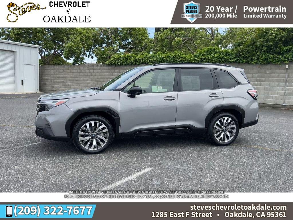 2025 Subaru Forester Touring photo 5