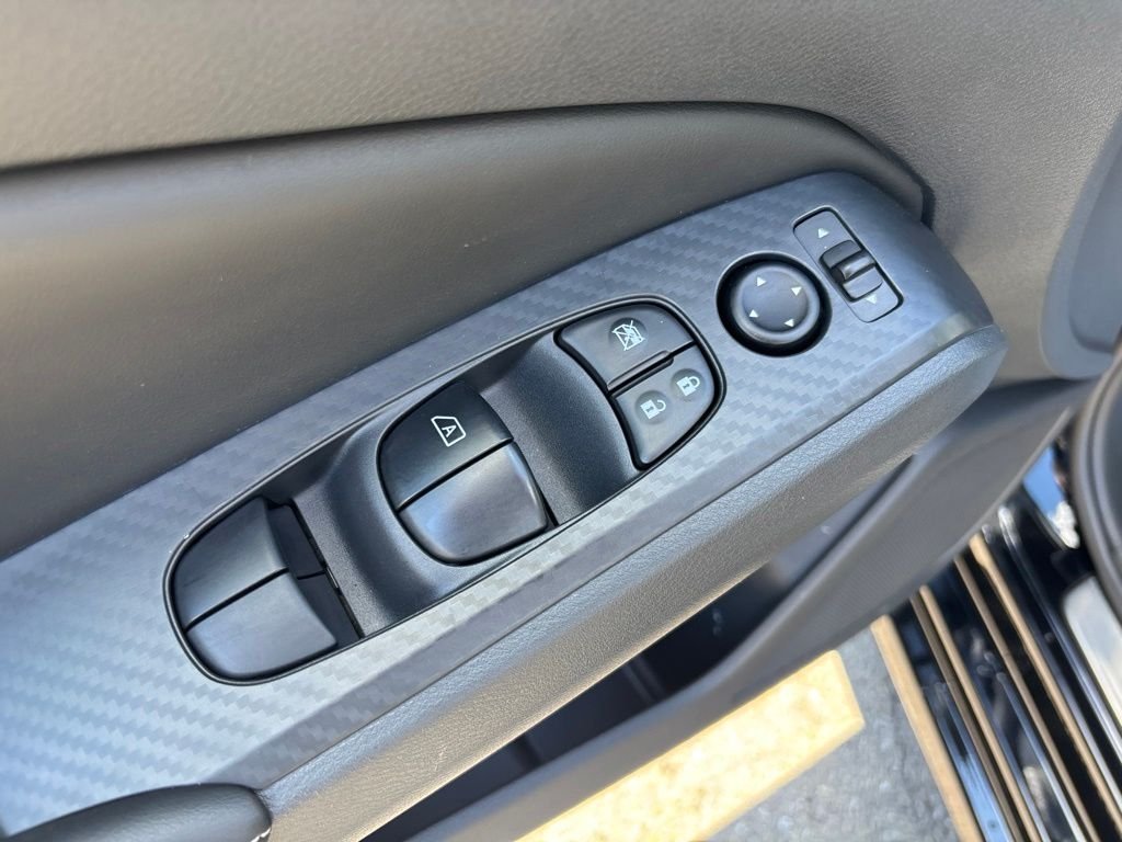 Used 2025 Black Nissan 2.5 SV image 16