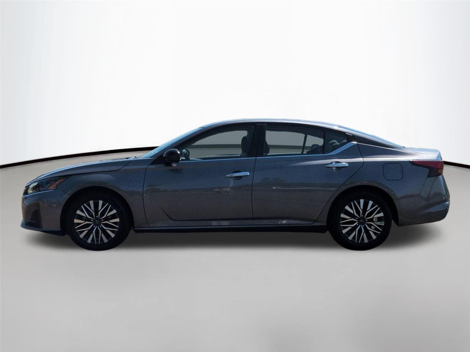 Used 2024 Gun Metallic Nissan 2.5 SV image 2