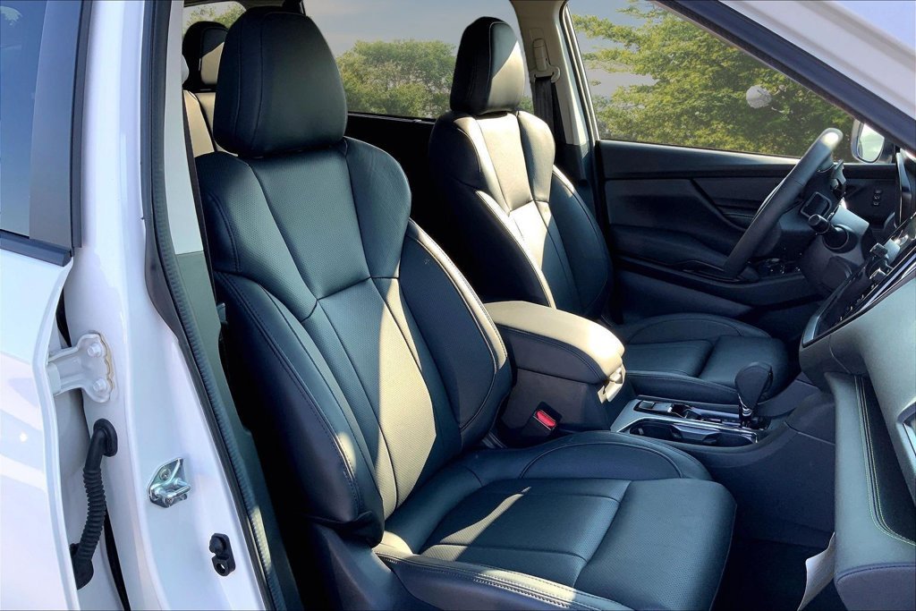 Used 2026 White Subaru Onyx Edition Touring image 28