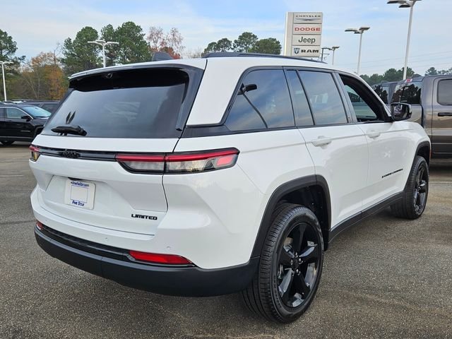 New 2025 Bright White Clear-Coat Exterior Paint Jeep Limited image 12